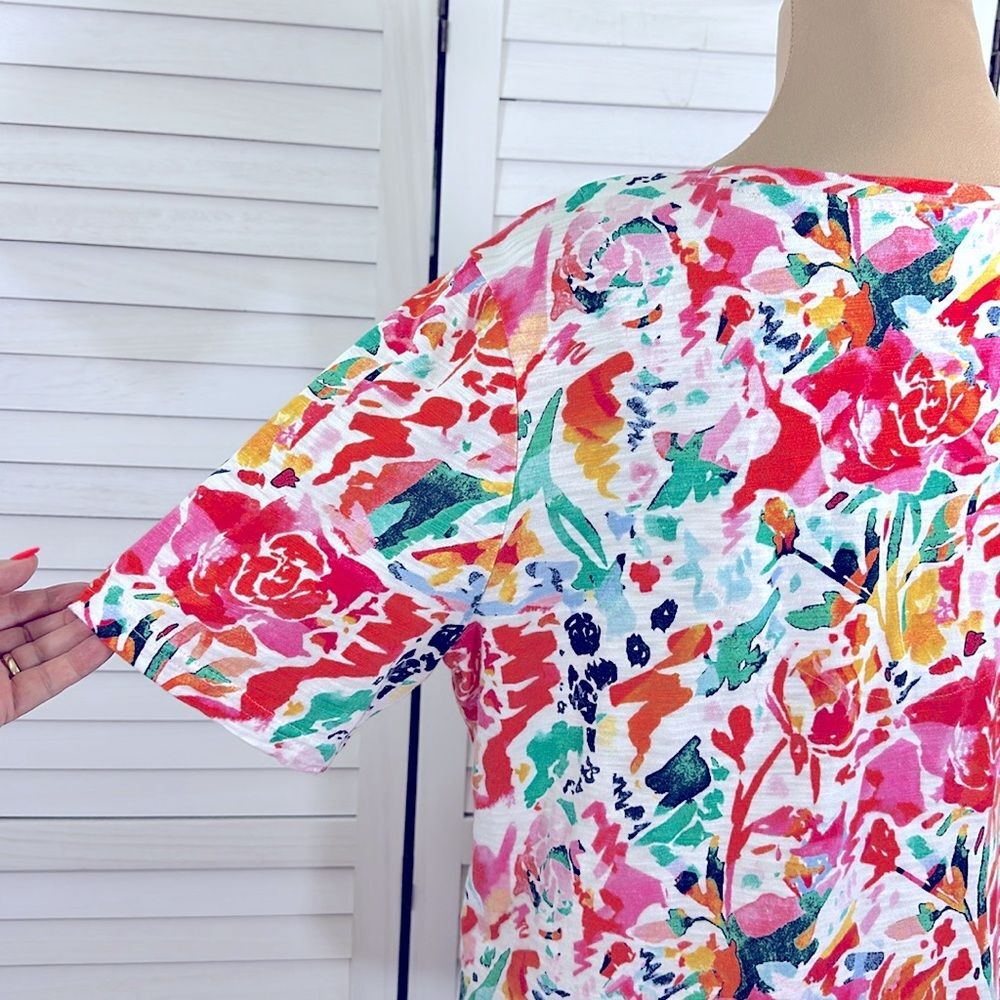 Chico's Abstract Notch Neck Tee Size 2 (12) LIKE NEW - Picture 9 of 14